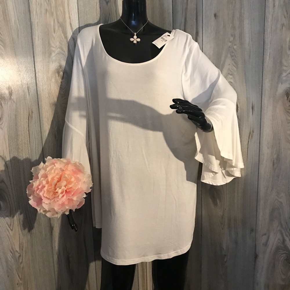 Size 18/20 Lane Bryant Cream Blouse